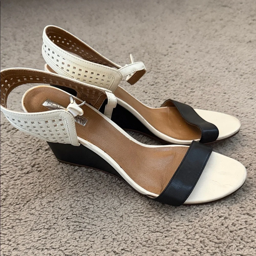 Halogen Black & White Wedge Sandals – Fits 9.5